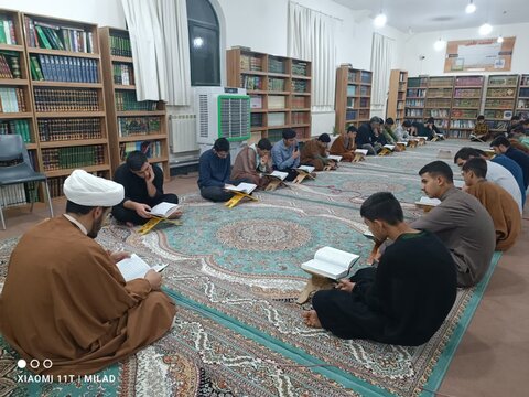 تصاویر/ محفل انس با قرآن کریم در مدرسه علمیه امام صادق (ع) نقده