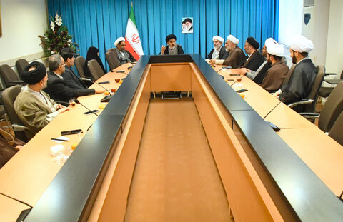 تصاویر/ دیدار اساتید گروه معارف دانشگاه ارومیه با نماینده ولی فقیه در آذربایجان غربی