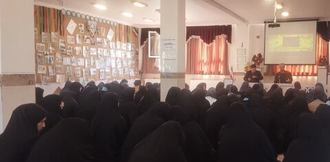 تصاویر/ نشست روشنگری با موضوع سالروز عملیات طوفان الاقصی در حوزه علمیه خواهران فاطمه الزهرا(س) مرند