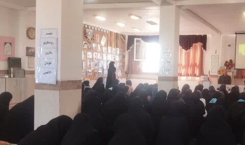 تصاویر/ نشست روشنگری با موضوع سالروز عملیات طوفان الاقصی در حوزه علمیه خواهران فاطمه الزهرا(س) مرند