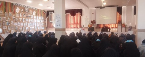 تصاویر/ نشست روشنگری با موضوع سالروز عملیات طوفان الاقصی در حوزه علمیه خواهران فاطمه الزهرا(س) مرند