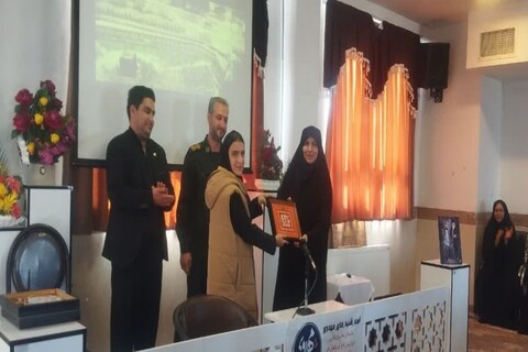 تصاویر/ نشست روشنگری با موضوع سالروز عملیات طوفان الاقصی در حوزه علمیه خواهران فاطمه الزهرا(س) مرند