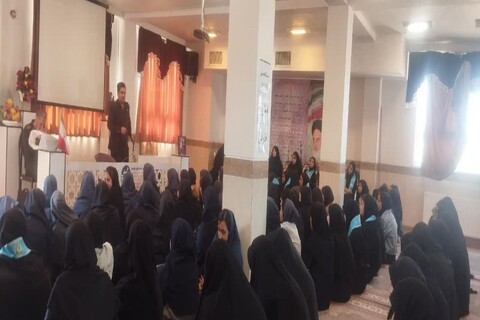 تصاویر/ نشست روشنگری با موضوع سالروز عملیات طوفان الاقصی در حوزه علمیه خواهران فاطمه الزهرا(س) مرند