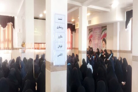 تصاویر/ نشست روشنگری با موضوع سالروز عملیات طوفان الاقصی در حوزه علمیه خواهران فاطمه الزهرا(س) مرند