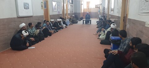 تصاویر/ دیدار چهره به چهره کارشناسان تبلیغ استان با طلاب برازجان