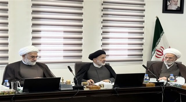 دیدار مشاور رئیس‌جمهور در امور روحانیت با دبیر شورای‌عالی و مدیر حوزه علمیه خراسان