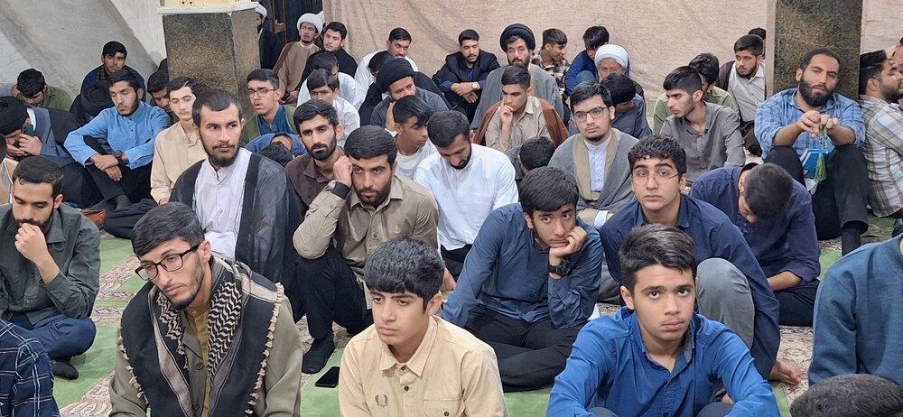 نشست صمیمی پناهی و حدائق در یاسوج؛ از کمبود استاد اخلاق تا طرح مشاوره رایگان و درس خارج مجازی