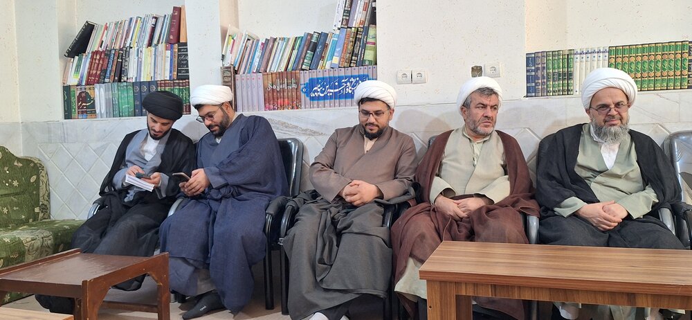 نشست صمیمی پناهی و حدائق در یاسوج؛ از کمبود استاد اخلاق تا طرح مشاوره رایگان و درس خارج مجازی