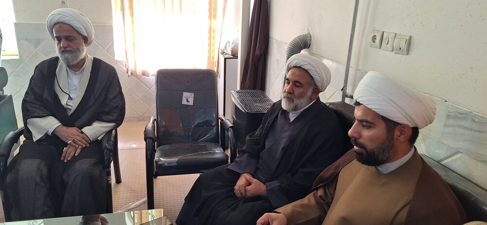 نشست صمیمی پناهی و حدائق در یاسوج؛ از کمبود استاد اخلاق تا طرح مشاوره رایگان و درس خارج مجازی