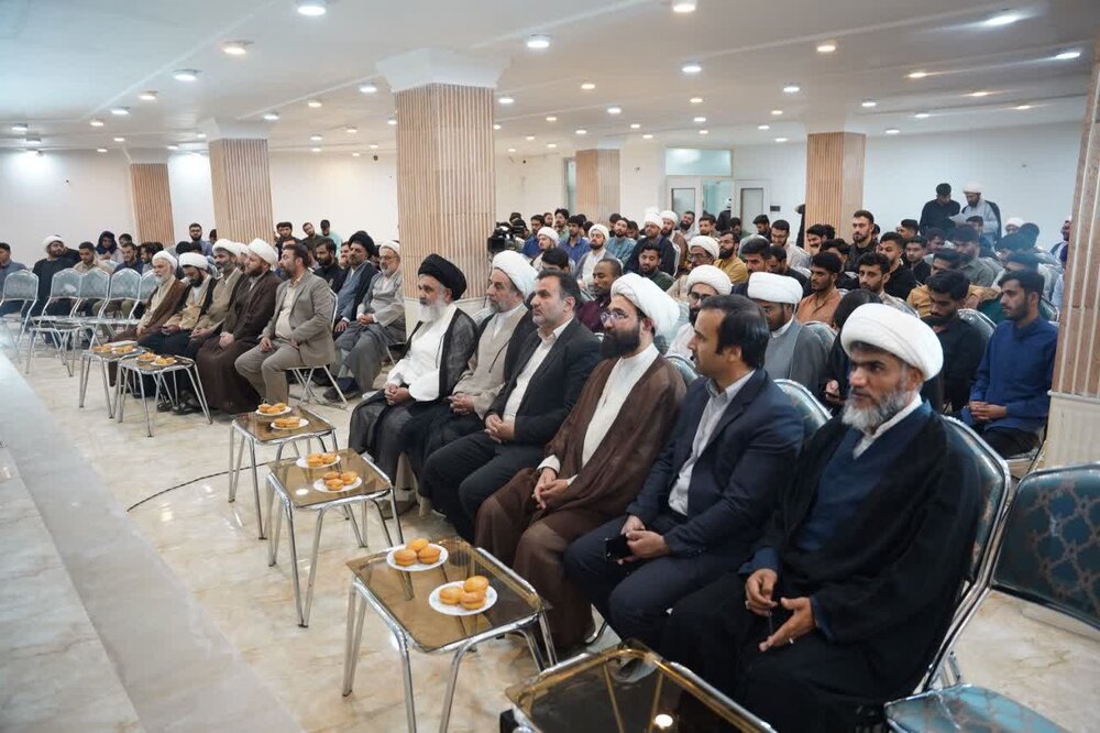 حوزه علمیه، مهم‌ترین سنگر مقابله با آسیب‌های اجتماعی است+عکس