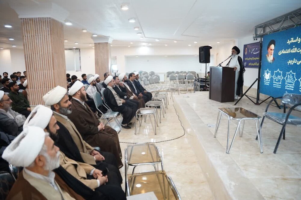 حوزه علمیه، مهمترین سنگر مقابله با آسیبهای اجتماعی است