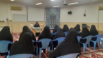 برگزاری دوره آموزشی احکام نماز جماعت ویژه خواهران مبلغ در اردکان