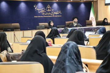 تصاویر | دوره طوبی توانمندسازی بانوان برای تبلیغ هنرمندانه حجاب و زیست عفیفانه در زنجان