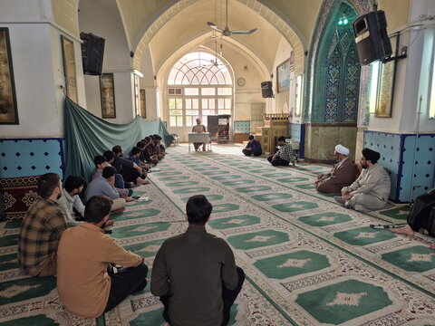 تصاویر/ درس اخلاق مدرسه آیت‌الله مدنی کاشانی(ره)