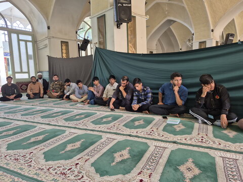 تصاویر/ درس اخلاق مدرسه آیت‌الله مدنی کاشانی(ره)