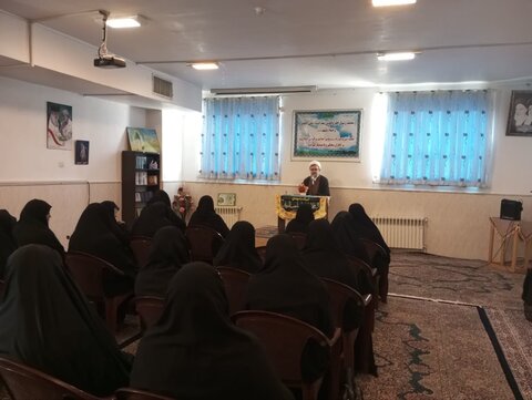 تصاویر/ آیین آغاز سال تحصیلی مدرسه علمیه الزهرا(س) شهربابک