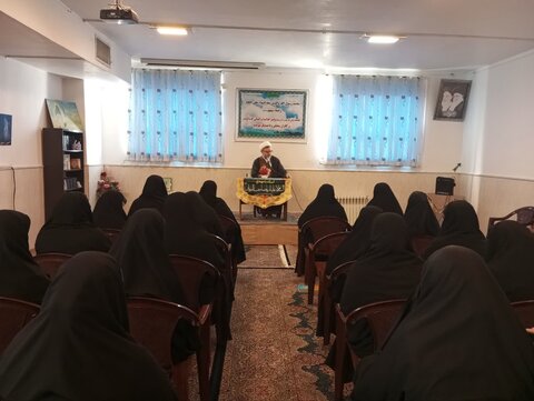 تصاویر/ آیین آغاز سال تحصیلی مدرسه علمیه الزهرا(س) شهربابک