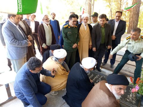 تجدیدمیثاق امام جمعه جدیدنطنز با آرمان شهدا