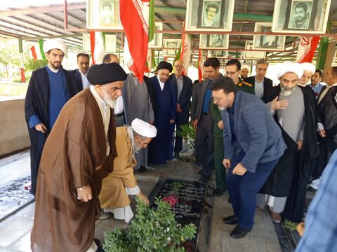 تجدیدمیثاق امام جمعه جدیدنطنز با آرمان شهدا