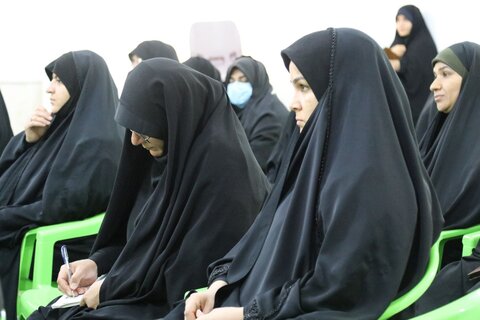 تصاویر/ نشست مدیر حوزه علمیه خواهران استان بوشهر با طلاب مدرسه علمیه خواهران خورموج