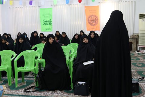 تصاویر/ نشست مدیر حوزه علمیه خواهران استان بوشهر با طلاب مدرسه علمیه خواهران خورموج