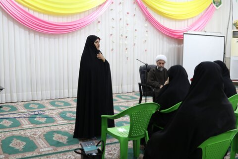 تصاویر/ نشست مدیر حوزه علمیه خواهران استان بوشهر با طلاب مدرسه علمیه خواهران خورموج