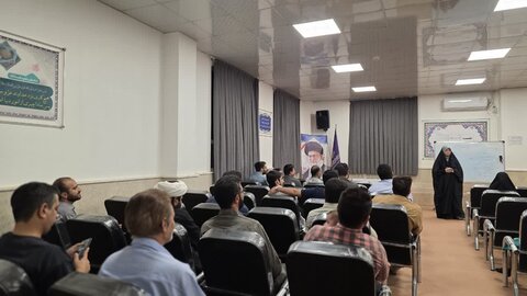 تصاویر/ نشست «گام‌هایی به سوی آرامش» ویژه طلاب مدرسه علمیه نرجسیه سیرجان