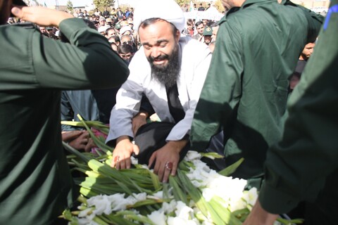 تصاویر/ تشییع روحانی شهید علیرضا ولی زاده در شهرستان باروق -۲