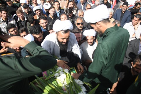 تصاویر/ تشییع روحانی شهید علیرضا ولی زاده در شهرستان باروق -۲