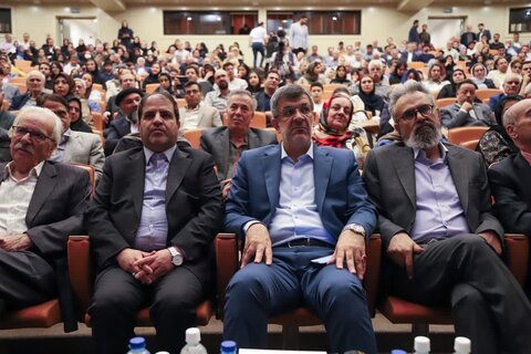 عکس/ آیین نکوداشت ایرج افشار نویسنده ای با۳۰۰کتاب درباره یزد