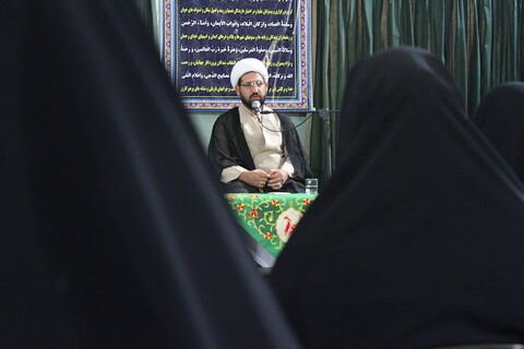 تصاویر/ نشست هم اندیشی بانوان‌ مبلغه صبرا و اسما  شهر کرمان