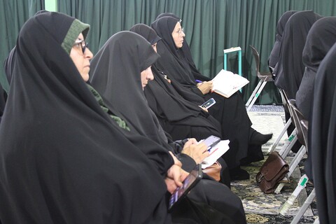 تصاویر/ نشست هم اندیشی بانوان‌ مبلغه صبرا و اسما  شهر کرمان