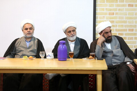 تصاویر/ جلسه ائمه جماعات مساجد پردیسان با امام جمعه جدید پردیسان