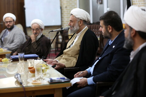 تصاویر/ جلسه ائمه جماعات مساجد پردیسان با امام جمعه جدید پردیسان