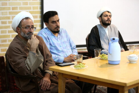 تصاویر/ جلسه ائمه جماعات مساجد پردیسان با امام جمعه جدید پردیسان