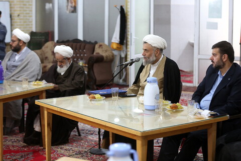 تصاویر/ جلسه ائمه جماعات مساجد پردیسان با امام جمعه جدید پردیسان