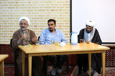 تصاویر/ جلسه ائمه جماعات مساجد پردیسان با امام جمعه جدید پردیسان