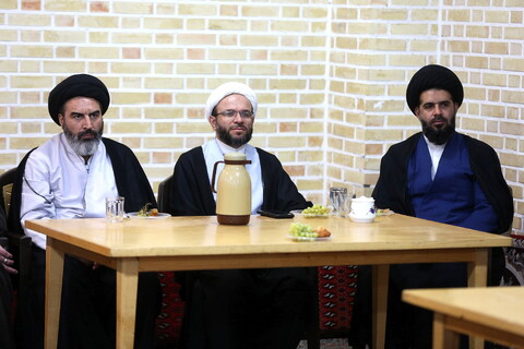 تصاویر/ جلسه ائمه جماعات مساجد پردیسان با امام جمعه جدید پردیسان