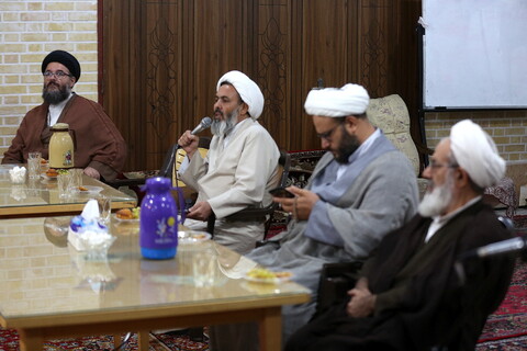 تصاویر/ جلسه ائمه جماعات مساجد پردیسان با امام جمعه جدید پردیسان