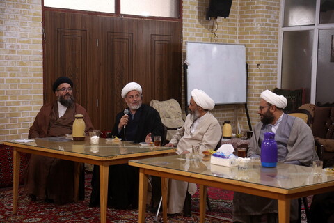 تصاویر/ جلسه ائمه جماعات مساجد پردیسان با امام جمعه جدید پردیسان