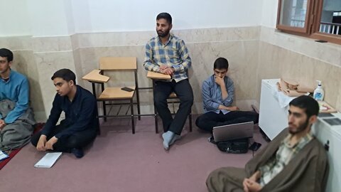 تصاویر/ نشست کانون‌های علمی مدرسه علمیه امیرالمؤمنین(ع) آران و بیدگل
