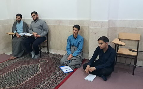 تصاویر/ نشست کانون‌های علمی مدرسه علمیه امیرالمؤمنین(ع) آران و بیدگل