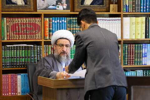 عکس | دیدار اقشار مختلف مردم با امام جمعه تبریز