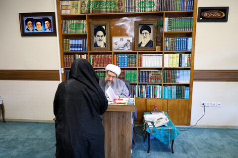 عکس | دیدار اقشار مختلف مردم با امام جمعه تبریز