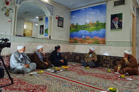 تصاویر/ تکریم استاد اخلاق حجت‌الاسلام والمسلمین اسحاقیان