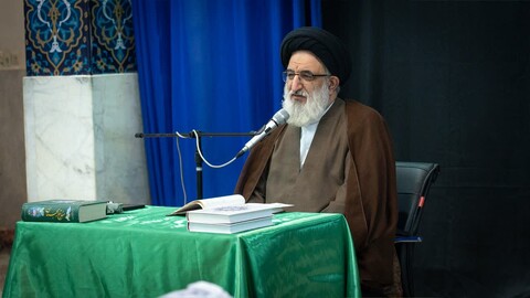 درس اخلاق امام جمعه کرج در مدرسه علمیه امام صادق (ع)