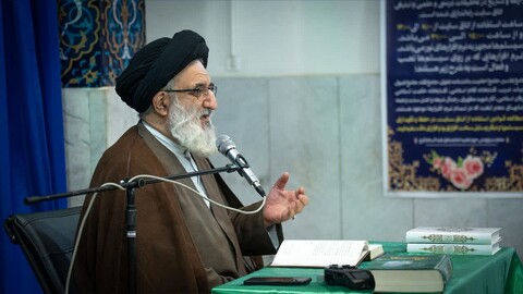 درس اخلاق امام جمعه کرج در مدرسه علمیه امام صادق (ع)