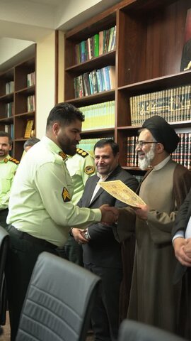 گرامیداشت هفته نیروی انتظامی با تجلیل امام جمعه فردیس از نیروهای خدوم ناجا