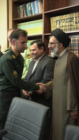 گرامیداشت هفته نیروی انتظامی با تجلیل امام جمعه فردیس از نیروهای خدوم ناجا