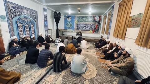 تصاویر/ جلسه اخلاق امام جمعه مراغه در مدرسه علمیه امام حسین(ع)مراغه
